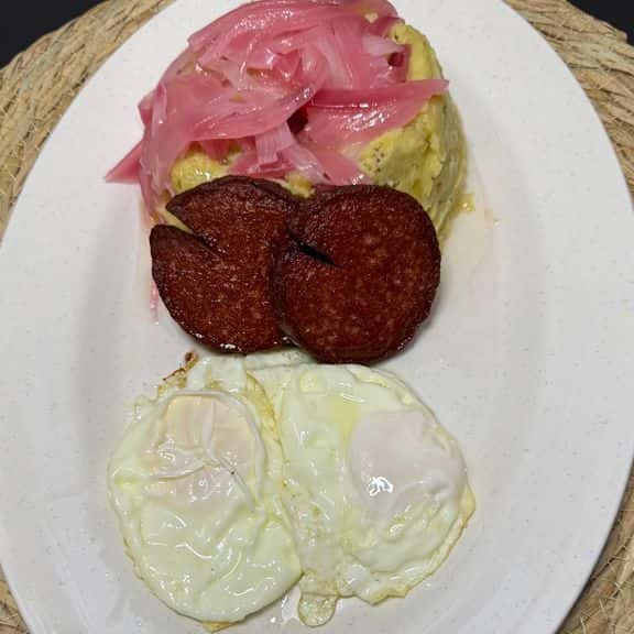 Mangu-Huevo-Salami
