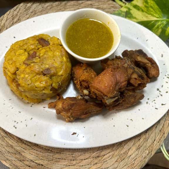 Mofongo-Chicharron de Pollo