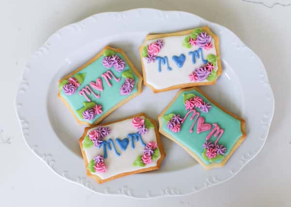 Dozen Mom Cookies