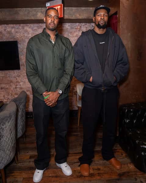 two people posing in sm44