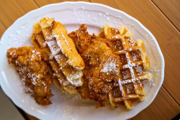 Chicken {n} Waffles