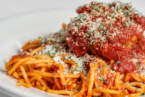 Spaghetti & 6 Meatballs, 2 Cheese Garlic Bread for 4