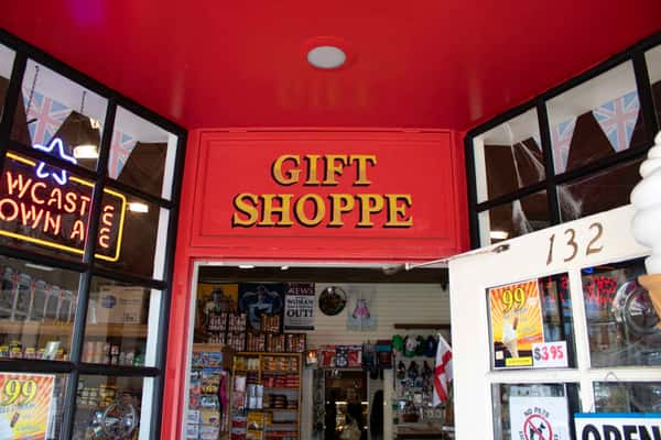 Gift Shoppe & Bakery - Ye Olde King's Head - British Restaurant in CA