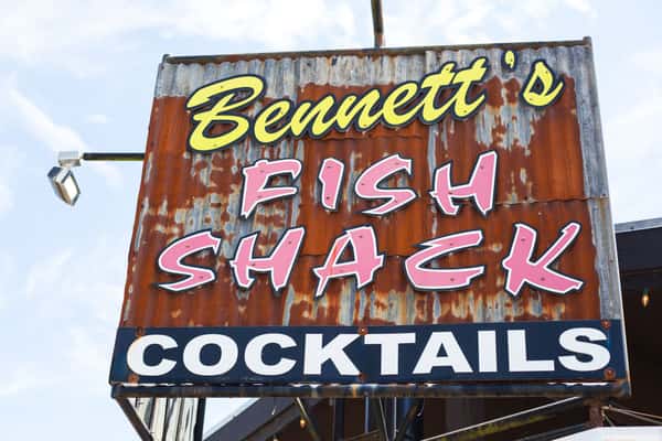 Bennett's sign