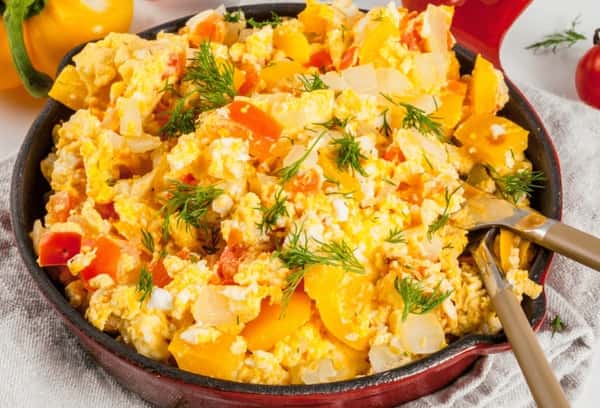 Scrambled egg platter
