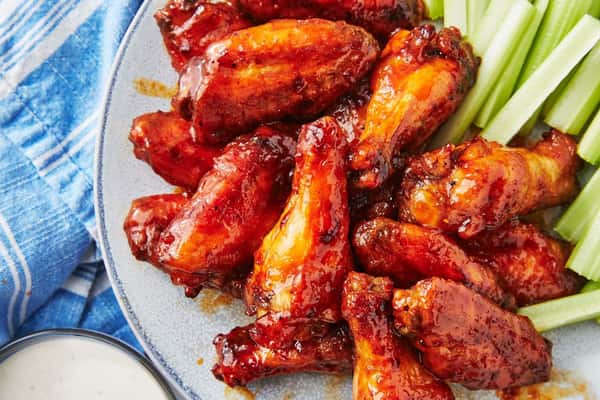 Halal signature Buffalo Wings & side