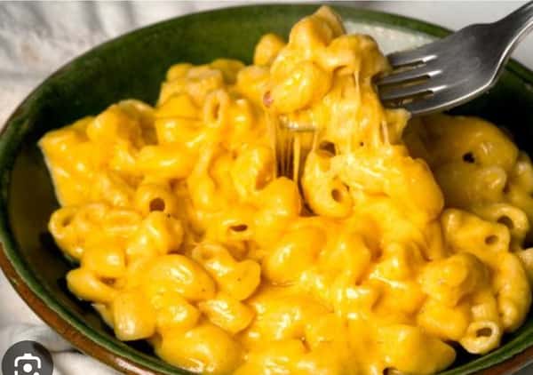 MAC ATTACK ( HOMEMADE MACARONI AND CHEESE)