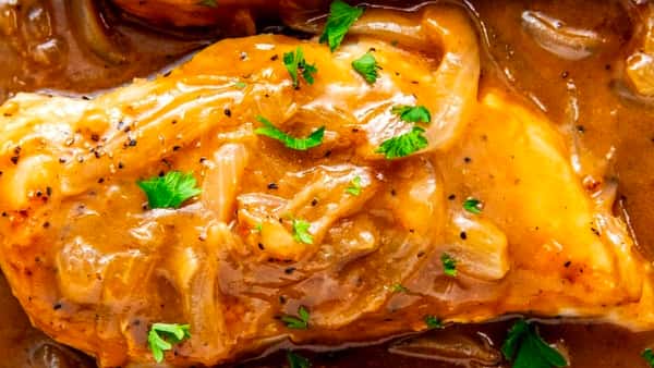 Smothered chicken & onions box