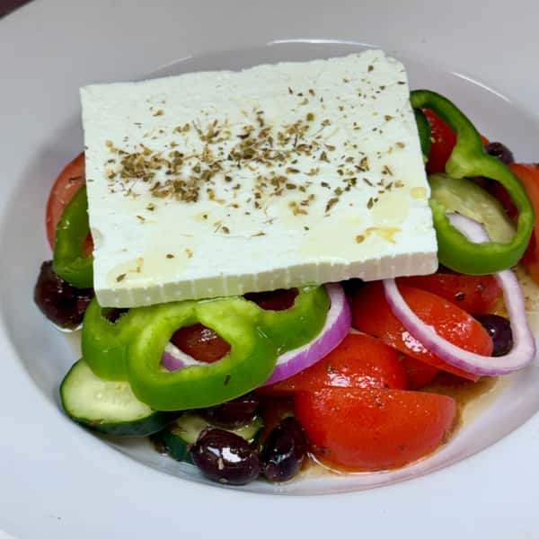 Traditional Greek Salad (Horiatiki)