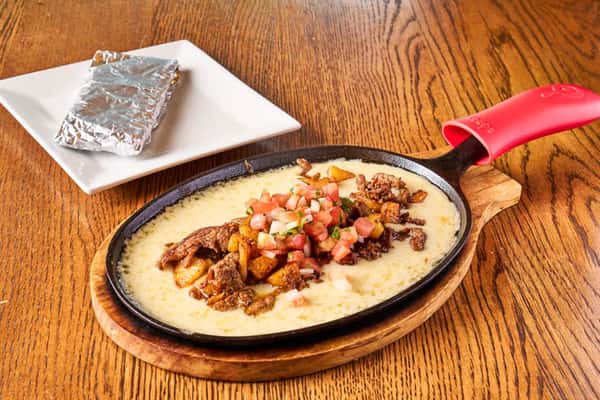 Queso Fundido con Barbacoa