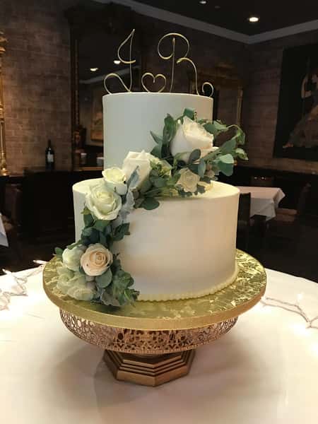 white rose cake
