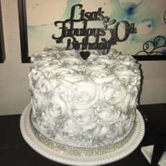 cake with white roses