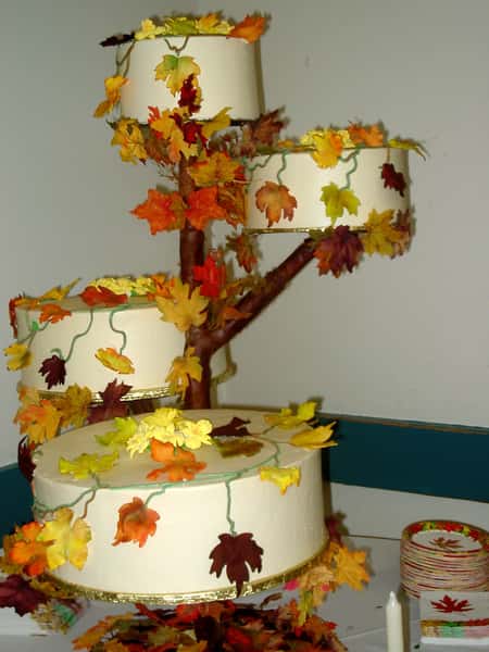 cake with leaves