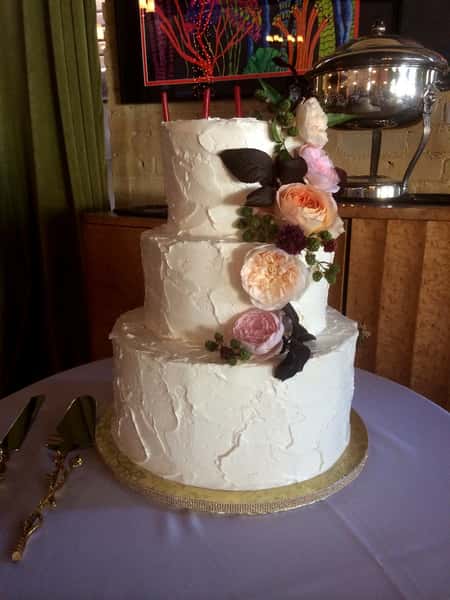 cake with roses