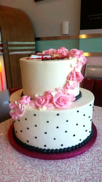 dot cake with roses