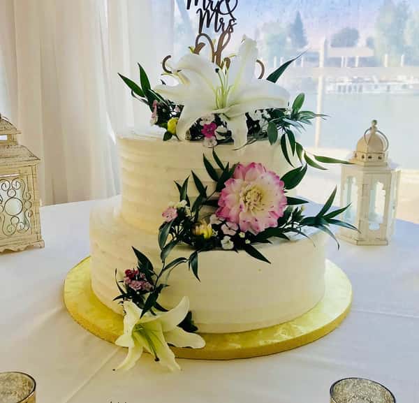 cake with vines