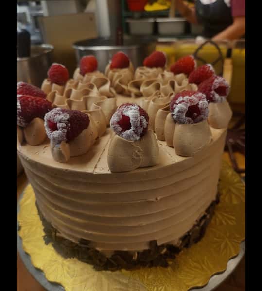 About Our Beautiful 2 and 2-Split-Layer Cakes