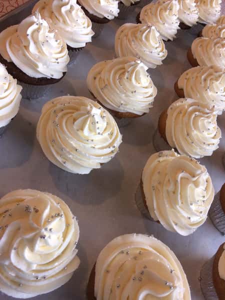 cupcake white frosting