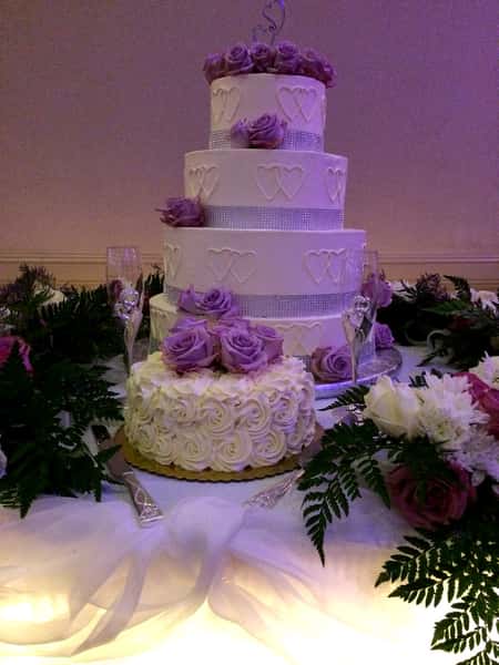 cake with purple roses