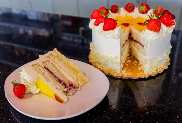 White Chocolate Lemon Strawberry Whole Cake