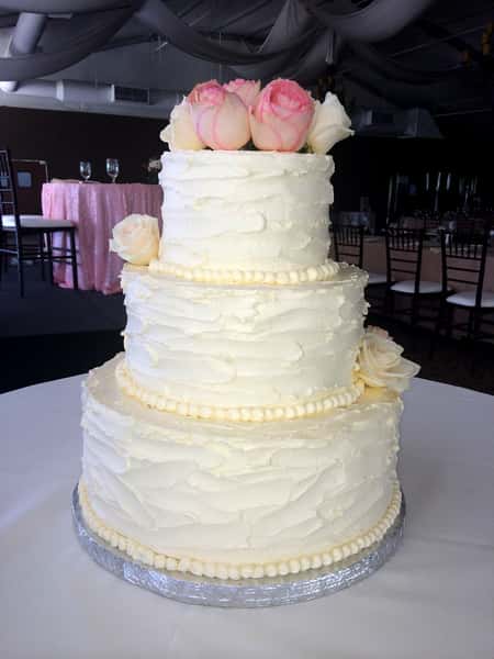 cake with pink roses