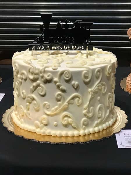 cake with white swirls
