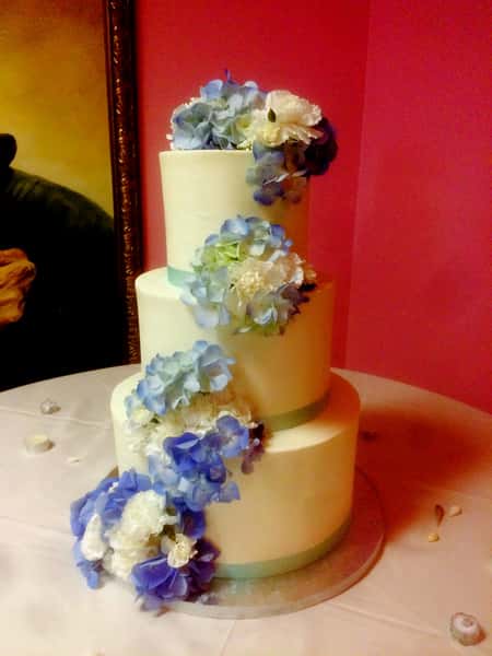 cake with blue flowers