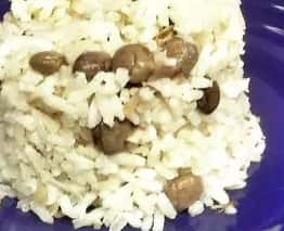 Arroz con Coco y Guandu (Coconut Rice & Pigeon Peas)