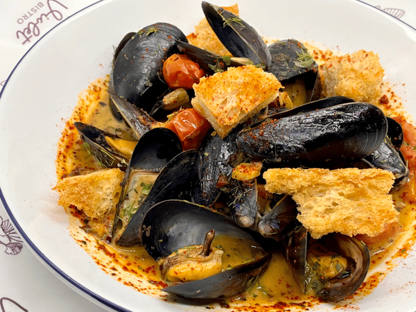 Mussels in Broth