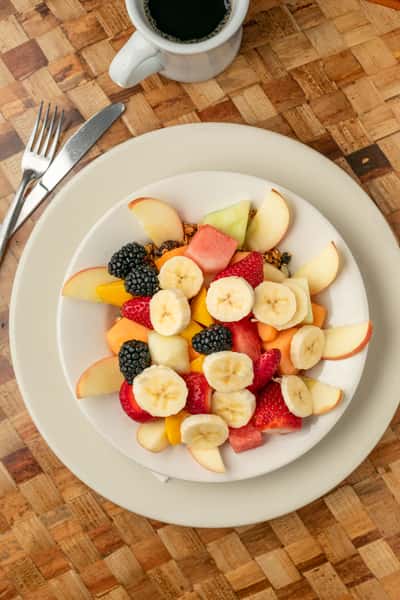 Granola & Fresh Fruit Bowl
