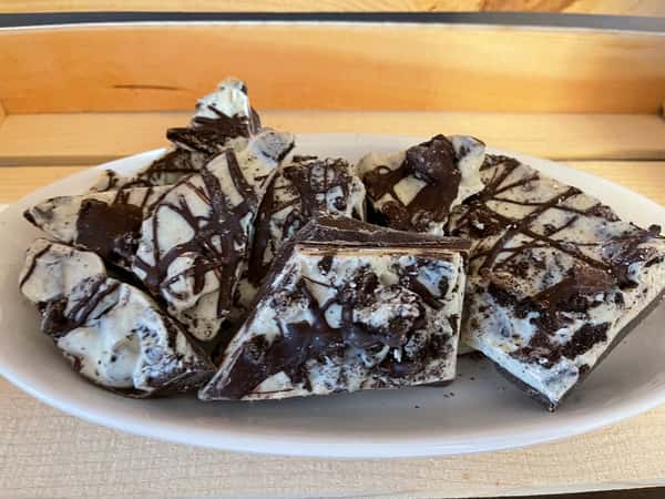 Brownies with chocolate sauce