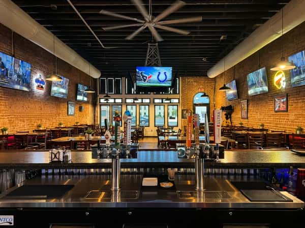 bar-and-dining