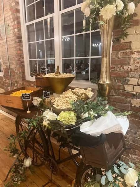 Popcorn cart