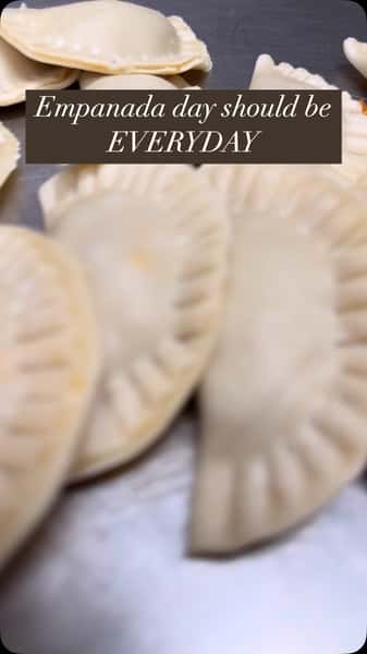 Yesterday was Empanada Day, but let’s be real—every day is a perfect day to celebrate with these little pockets of joy! Whether you’re craving savory or sweet, crispy or golden-baked, an empanada is ALWAYS the answer. So grab one (or two, or three!) and let the fiesta begin! 🎉🫔 #EmpanadaEveryday #empanadalover #bellairetx #empanada #snack #savorysnack #cubanfoodie #pocketsofawesome #neighborhoodrestaurant