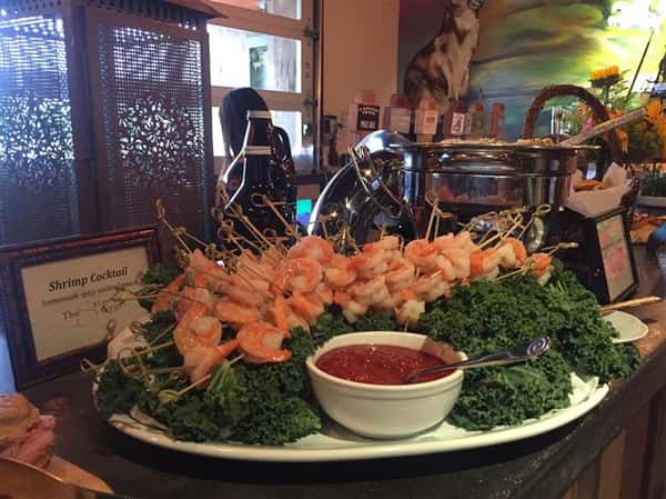 shrimp display with dipping sauce