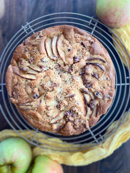 New Old-Fashioned Apple Cake