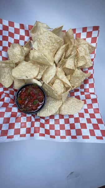 CHIPS & SALSA