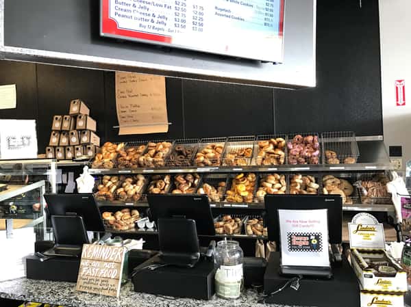 Several baskets of different flavor bagels
