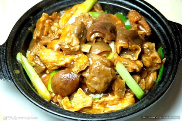 Lamb Belly with Bean Curb Stick 支竹羊腩煲