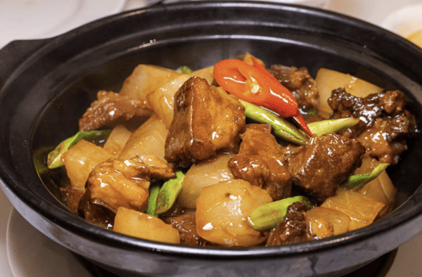 Beef Brisket with Daikon 萝卜牛腩煲