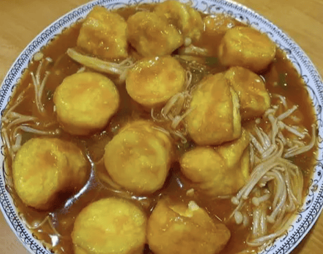 Enoki Mushroom with Silky Tofu 金菇玉子豆腐
