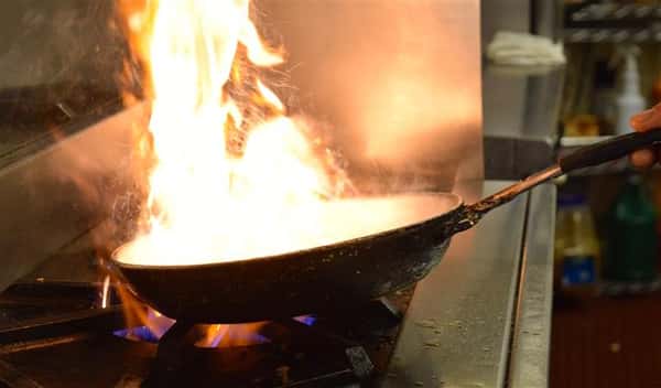 Flamming hot pan