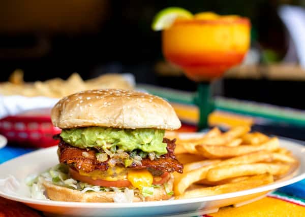 Guaca-Bacon Cheeseburger