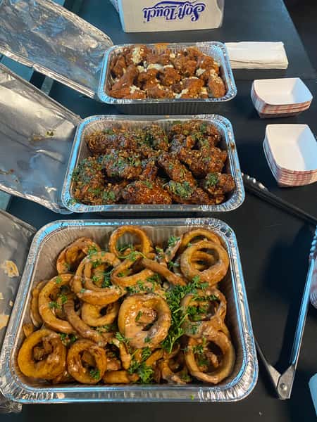 Onion Rings with Southwest and Wild West BBQ Sauce