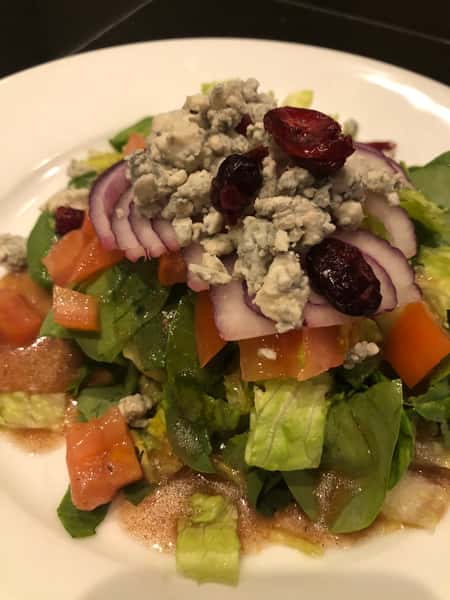 Gorgonzola and Spring Mix Salad