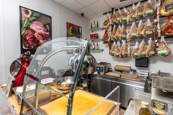 Meat cutting station