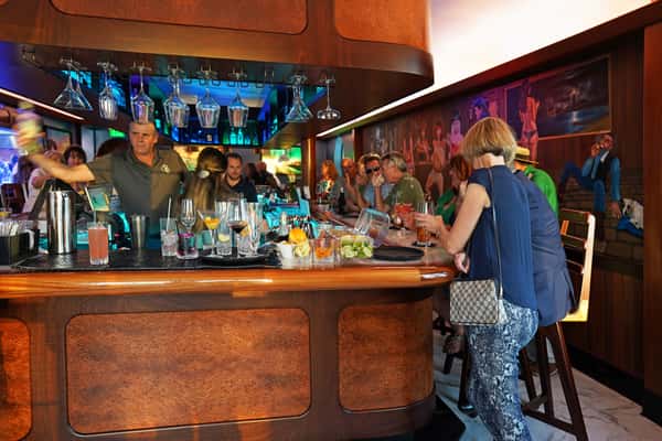 bar