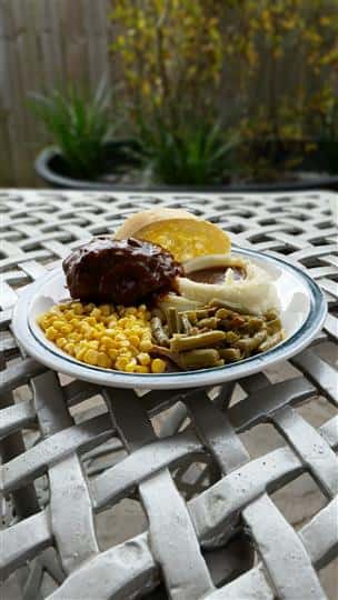 Mashed potatoes, corn, string beans