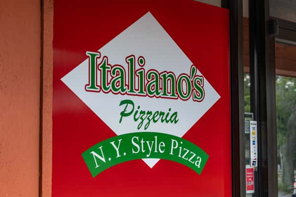 Italian's Pizzeria sign