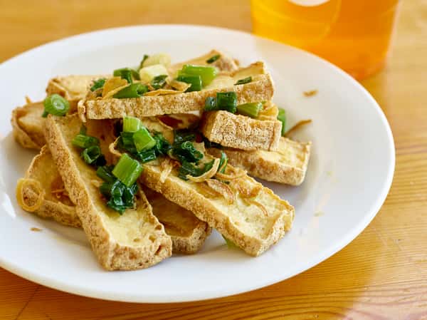 Fried Onion Tofu [ĐẬU HŨ MỠ HÀNH]